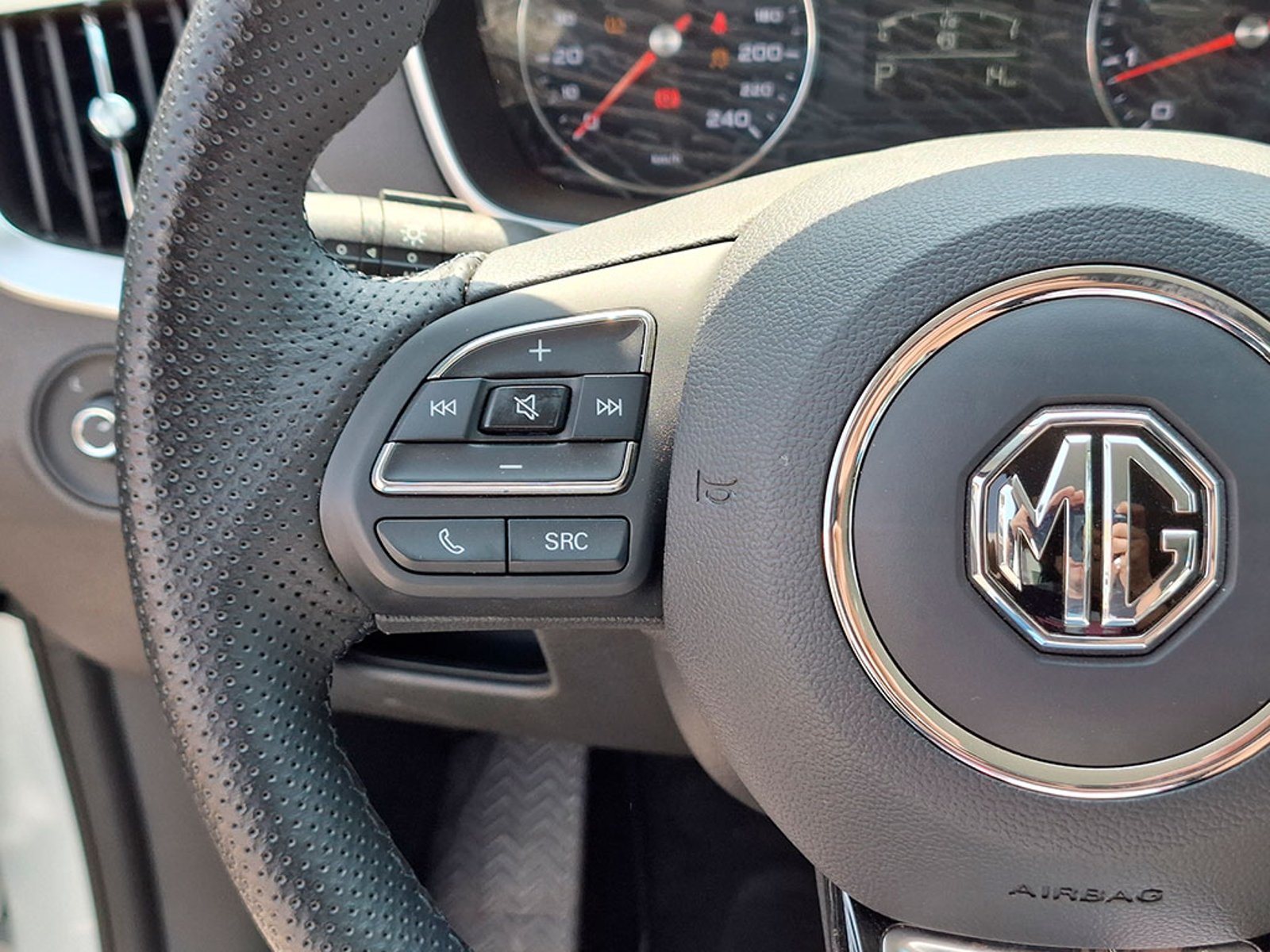 MG RX5 1.5T 2023 - Imagen 12 de 20