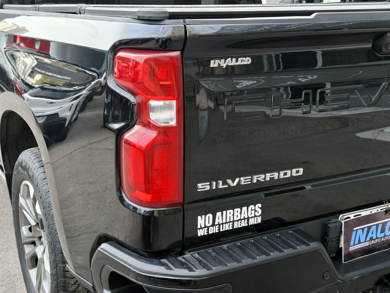 CHEVROLET SILVERADO 4X4 3.0 AUT 2023 - Imagen 11 de 20