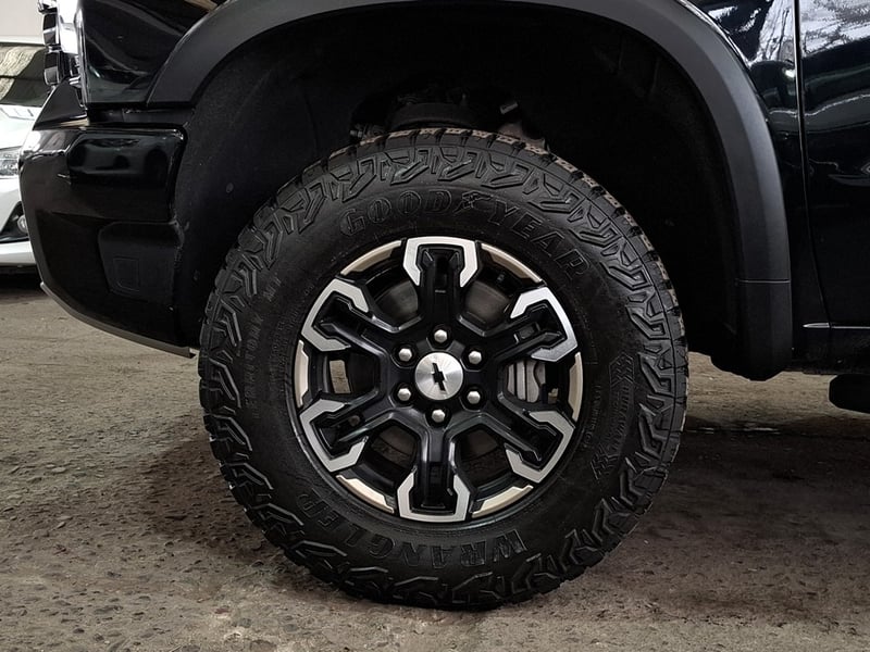 Chevrolet SILVERADO 6.2 ZR2 2024 - Imagen 10 de 20