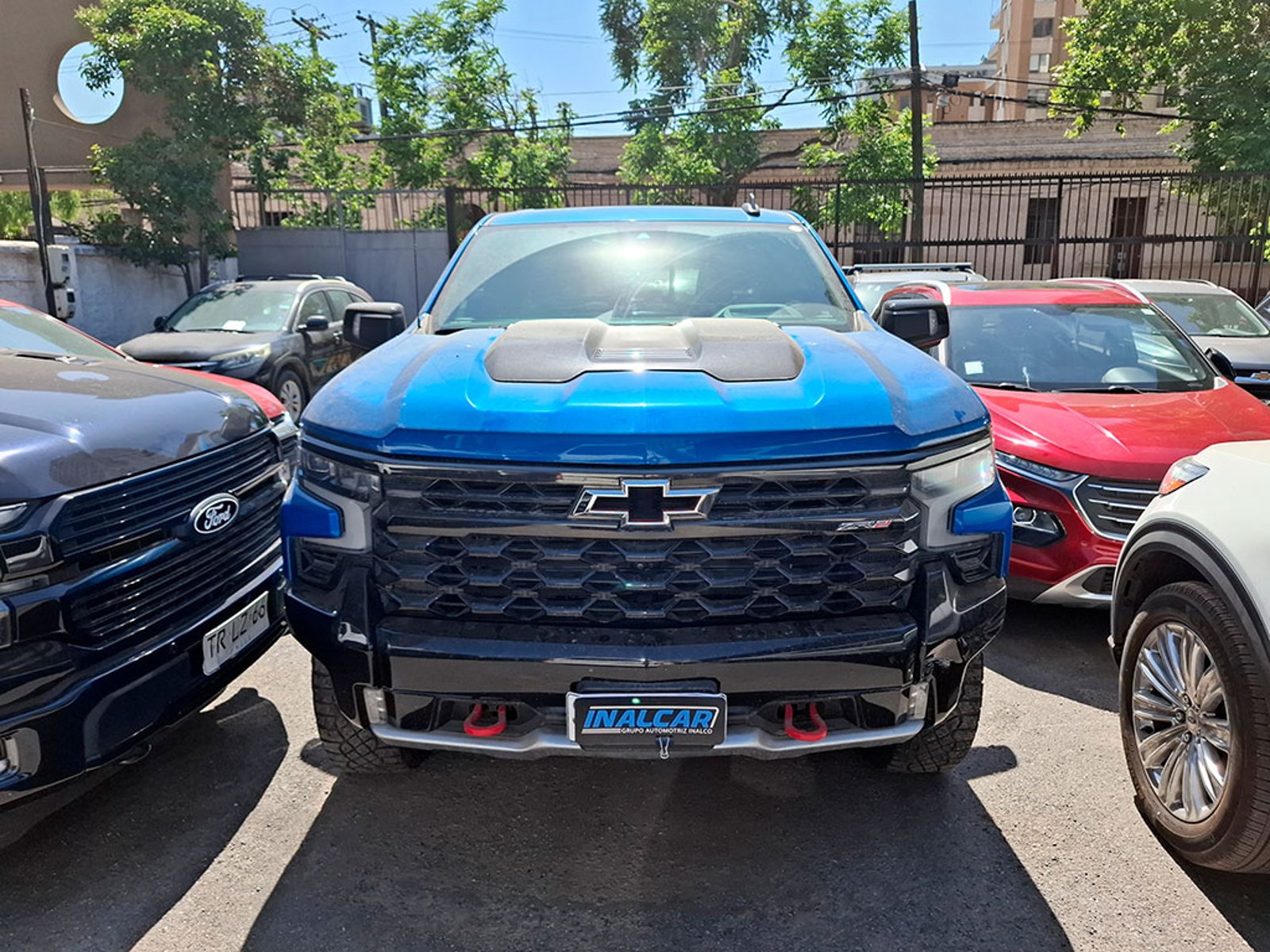 Chevrolet SILVERADO 6.2 ZR2 4X4 2023 - Foto 2 de 20