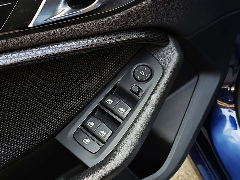 BMW 118 1.5 2021 - Imagen 12 de 20