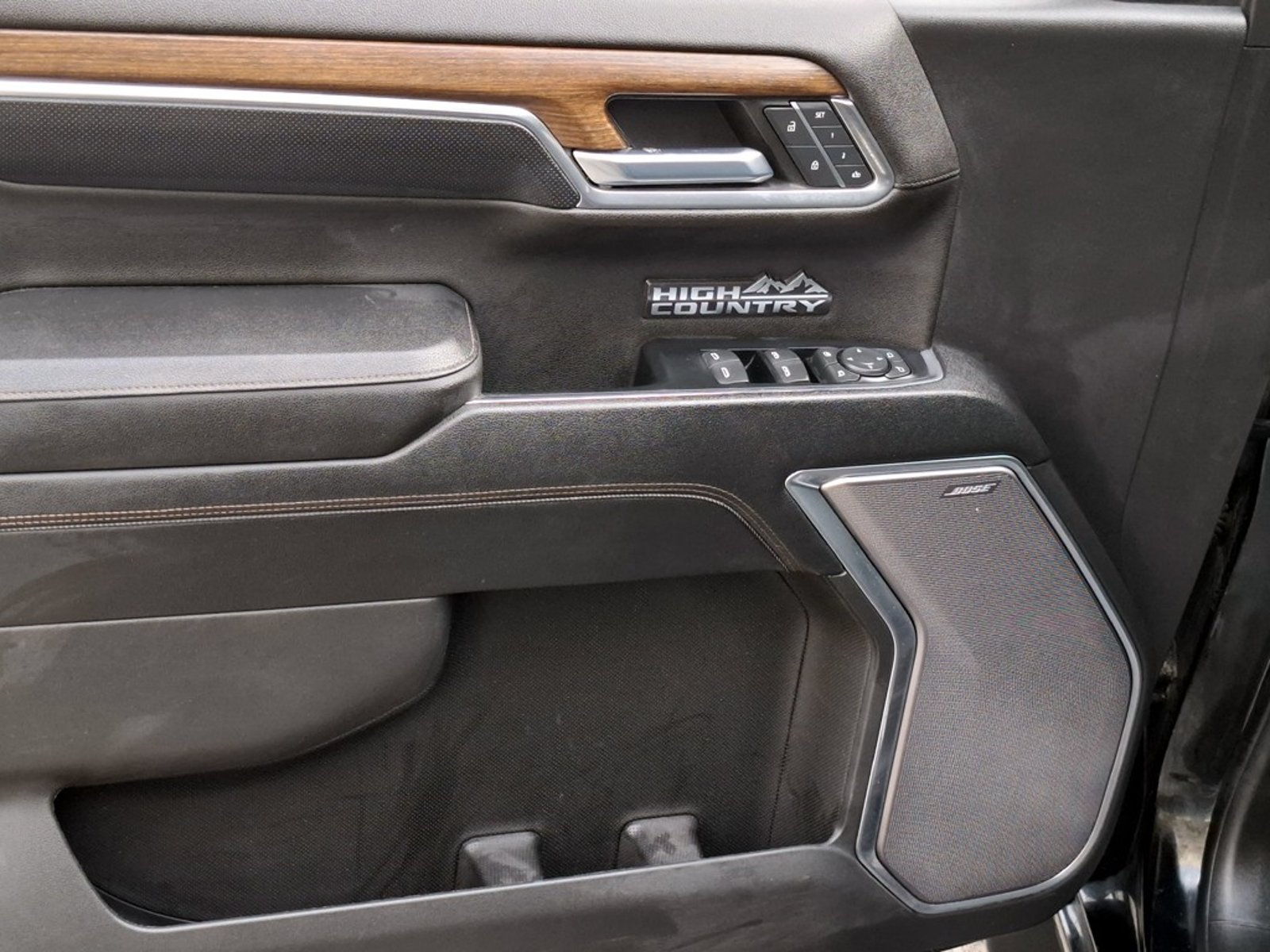 CHEVROLET SILVERADO 4X4 3.0 AUT 2023 - Imagen 13 de 20