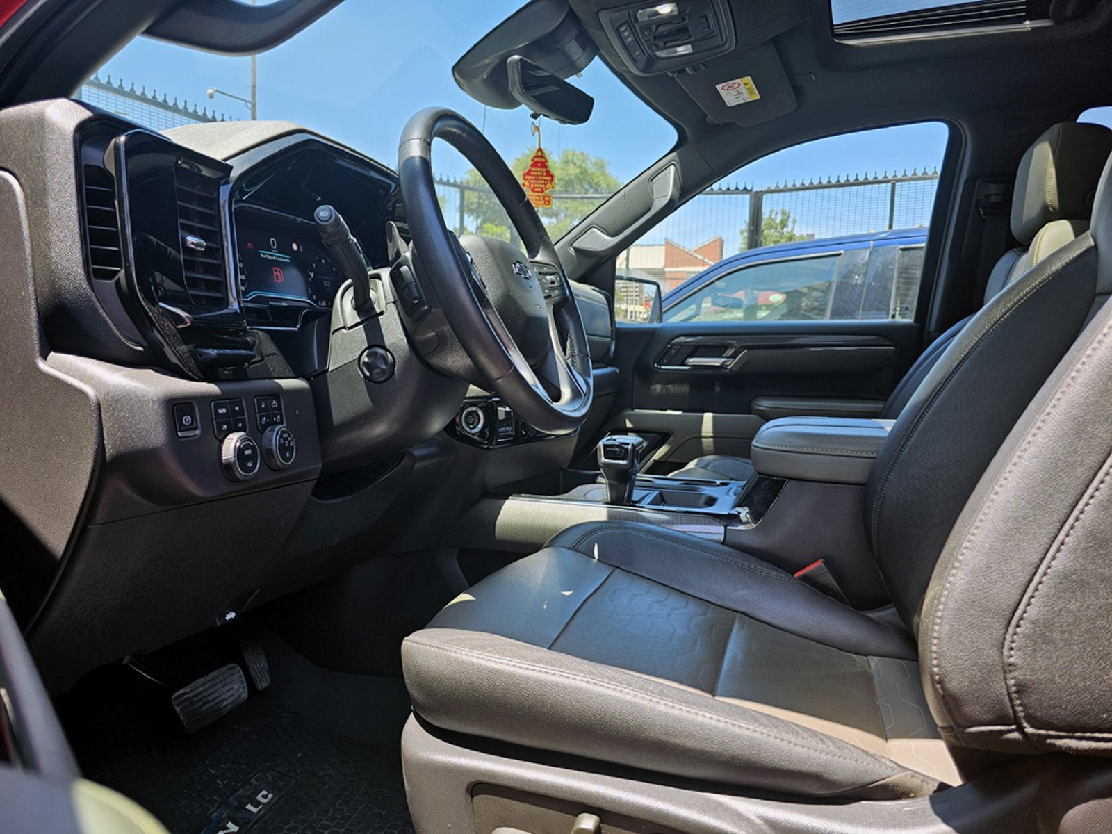 CHEVROLET SILVERADO 4X4 6.2 AUT 2023 - Imagen 15 de 20