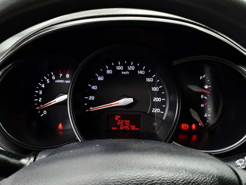 Kia RIO 5 1.2 2018 - Imagen 18 de 20