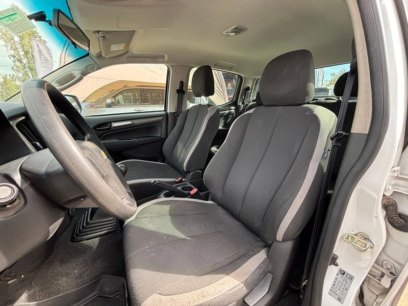 Chevrolet COLORADO 2.8 CTDI 4X2 LS MT 4P 2022 - Imagen 13 de 20