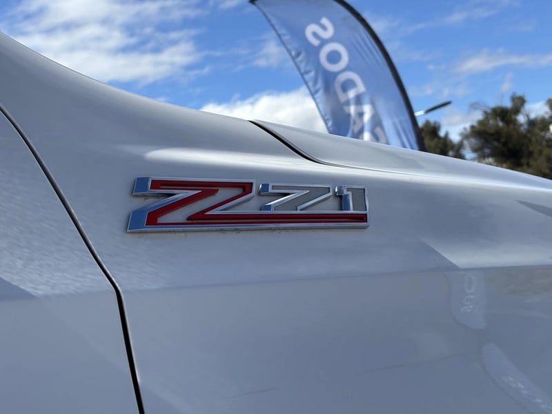 Chevrolet SUBURBAN 5.3 Z71 AT 4X4 2024 - Imagen 8 de 20