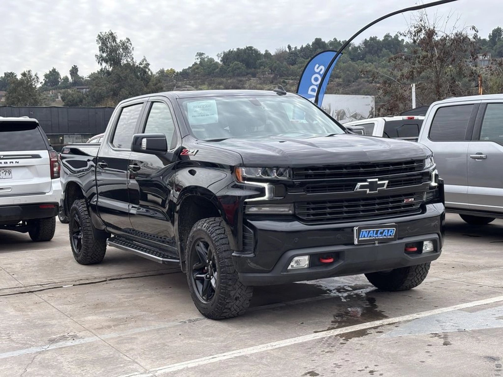 Chevrolet SILVERADO 5.3 LT TRAILBOSS Z71 4X4 AT 4P 2022 - Foto 3 de 20