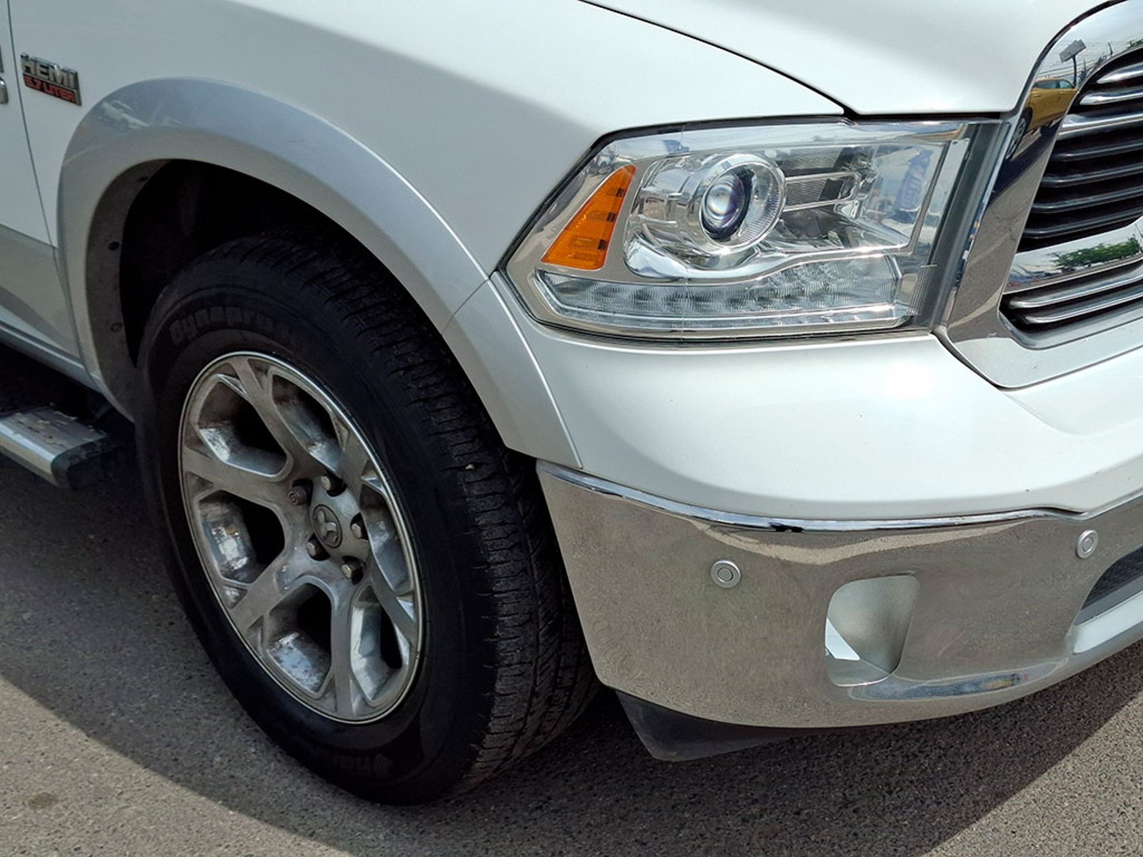 RAM 1500 CREW CAB LARAMIE 4X4 5.7 AUT 2019 - Imagen 5 de 20