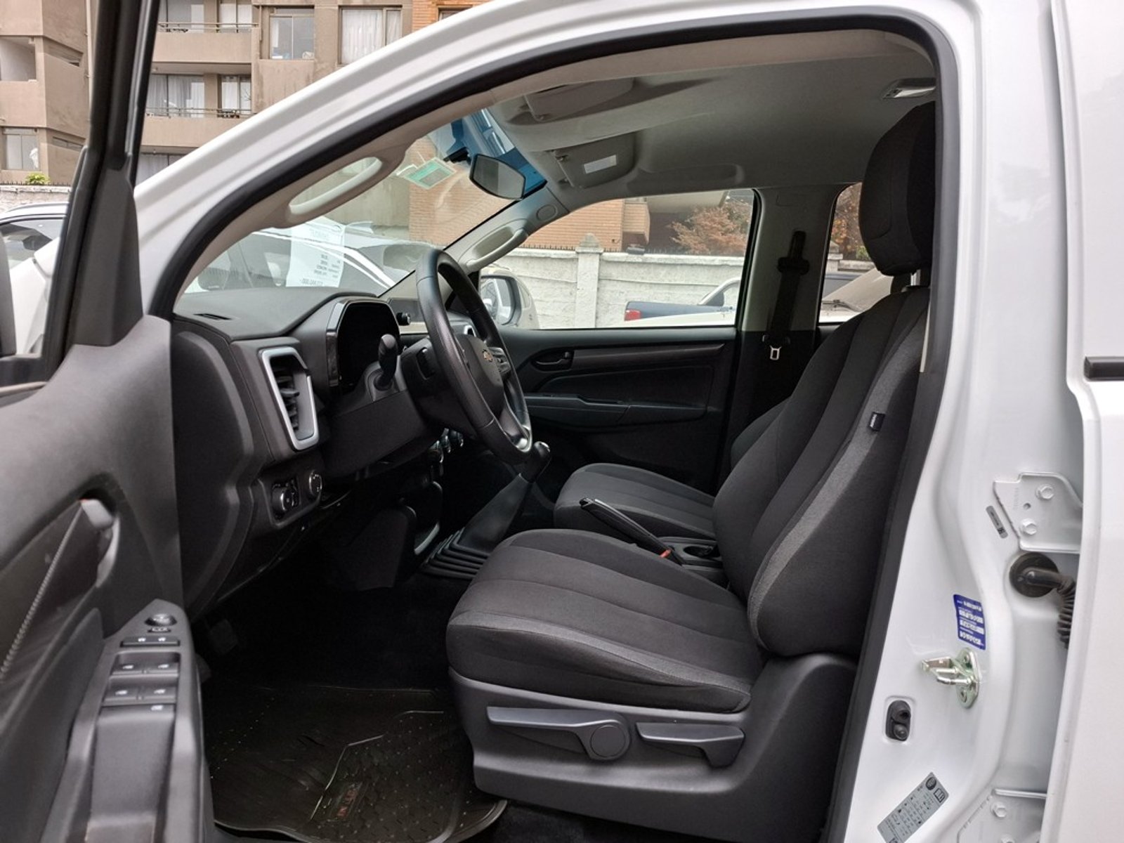 Chevrolet COLORADO DCAB MT 4X4 2.8 2024 - Imagen 12 de 20