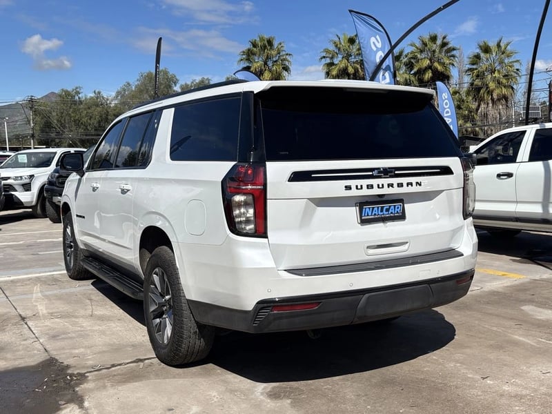 Chevrolet SUBURBAN 5.3 Z71 AT 4X4 2024 - Imagen 16 de 20