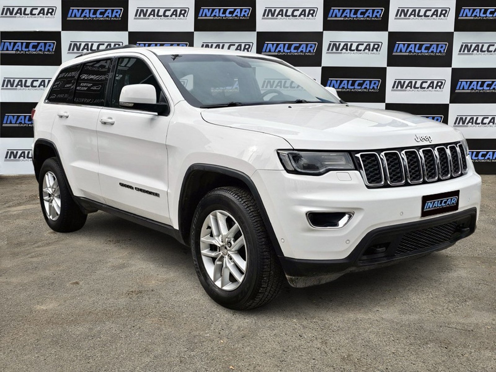 Jeep GRAND CHEROKEE LAREDO 3.6 2018 - Foto 3 de 20
