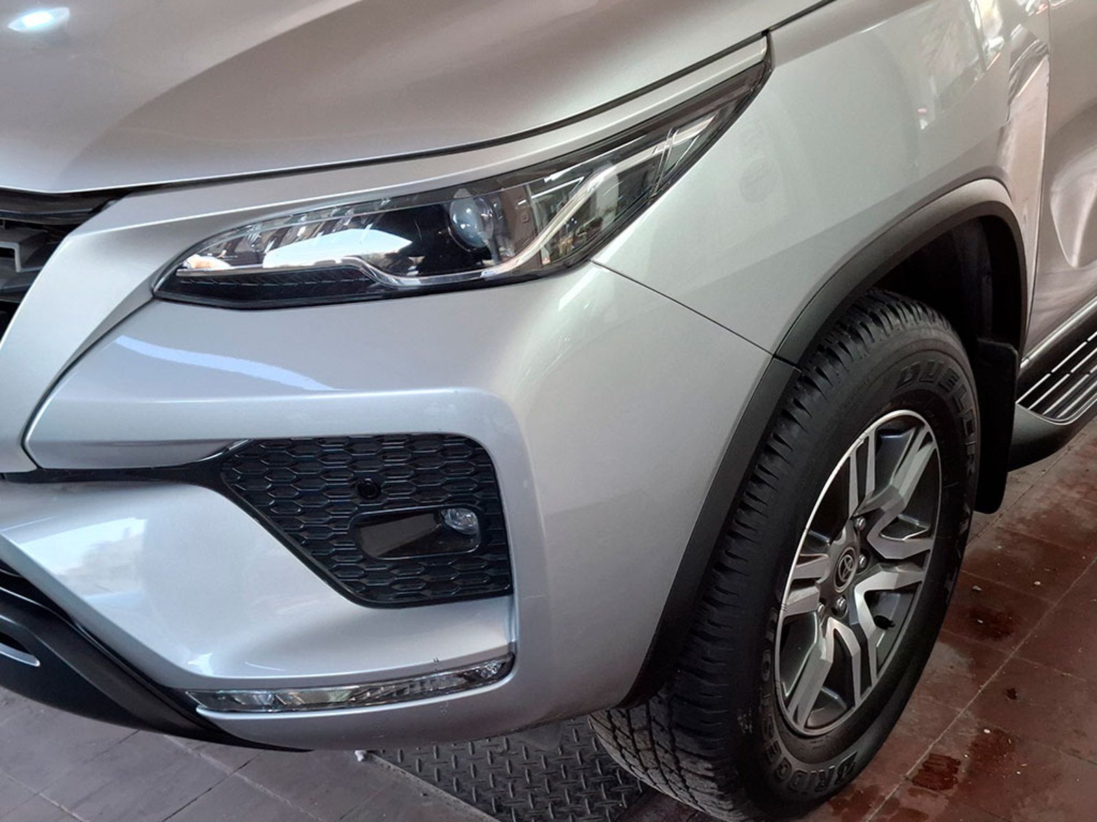 TOYOTA FORTUNER 2.7 SR5 2023 - Imagen 5 de 20