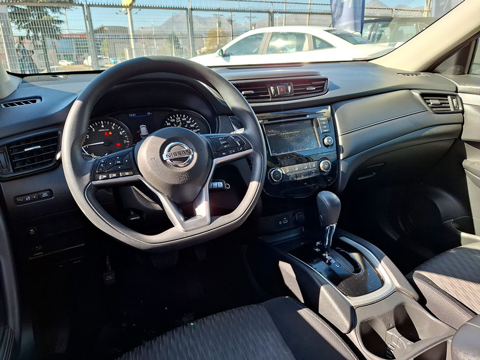NISSAN X-TRAIL 2.5 SENSE 2022 - Imagen 13 de 20