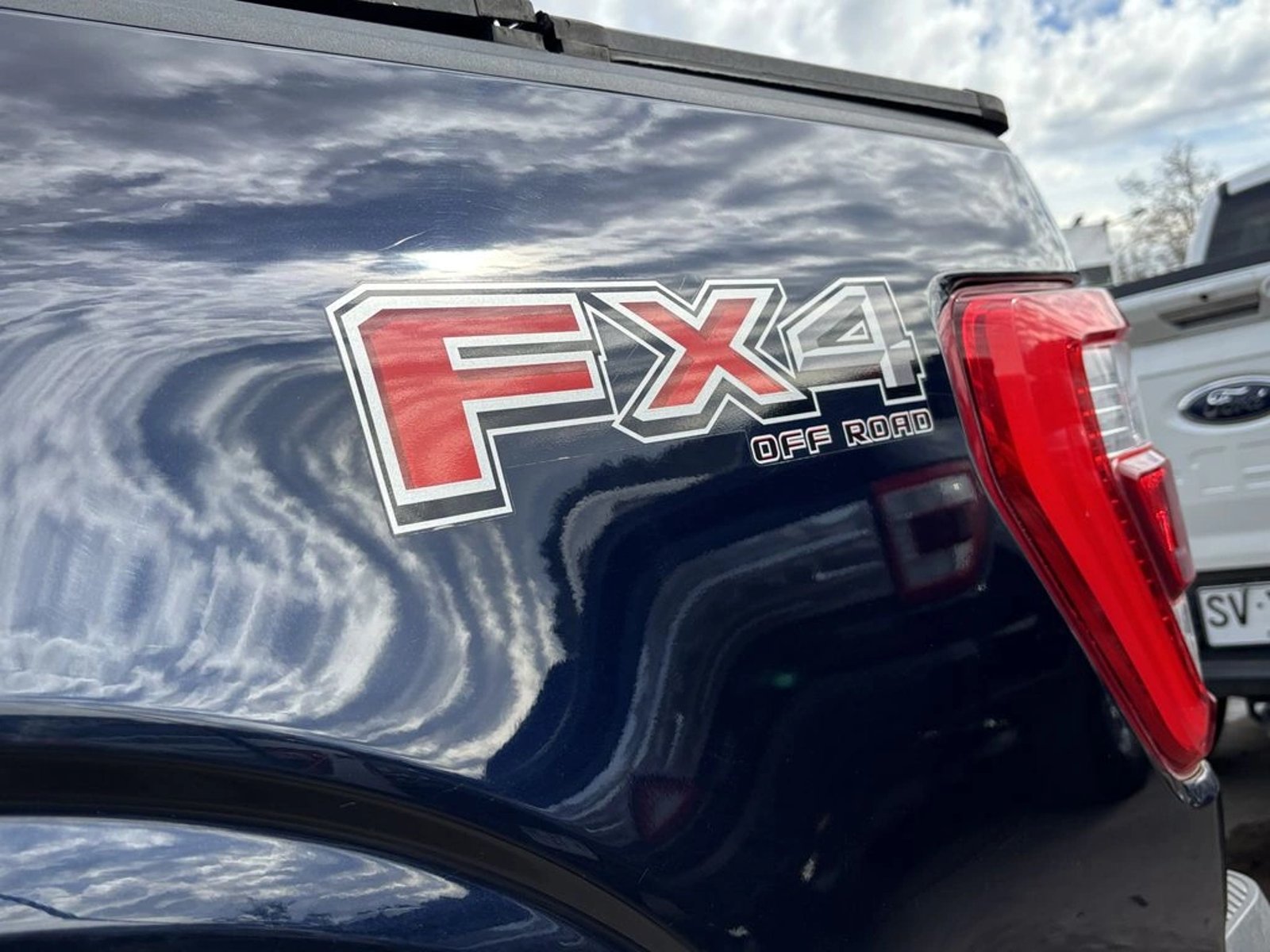 Ford F-150 5.0 LARIAT LUXURY CC DOB. CAB. 4X4 AT 4P 2023 - Imagen 13 de 20