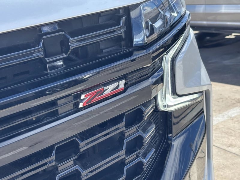 Chevrolet SUBURBAN 5.3 Z71 AT 4X4 2024 - Imagen 5 de 20