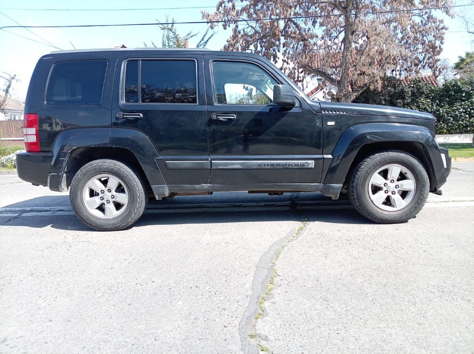 Jeep LIBERTY 3.7 AUT 4X4 2011 - Imagen 6 de 10