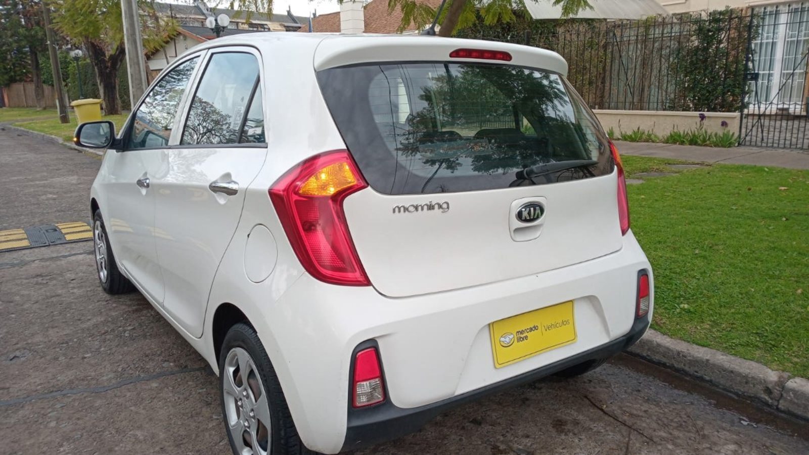 Kia MORNING EX 1.2 MT 2017 - Imagen 6 de 10