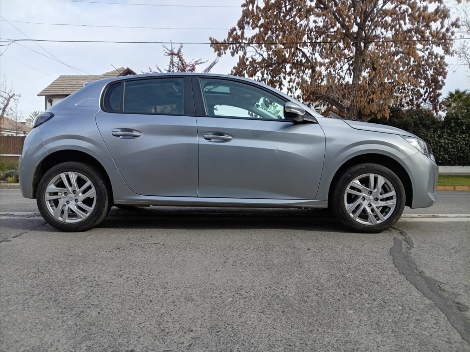 PEUGEOT 208 PURETECH 75 MT 1.2 2023 - Imagen 8 de 10