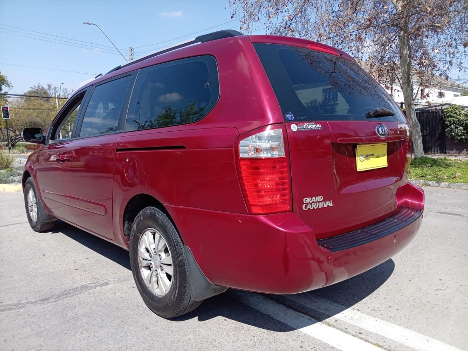 Kia GRAND CARNIVAL LX 2.2 AUT 2015 - Imagen 7 de 10