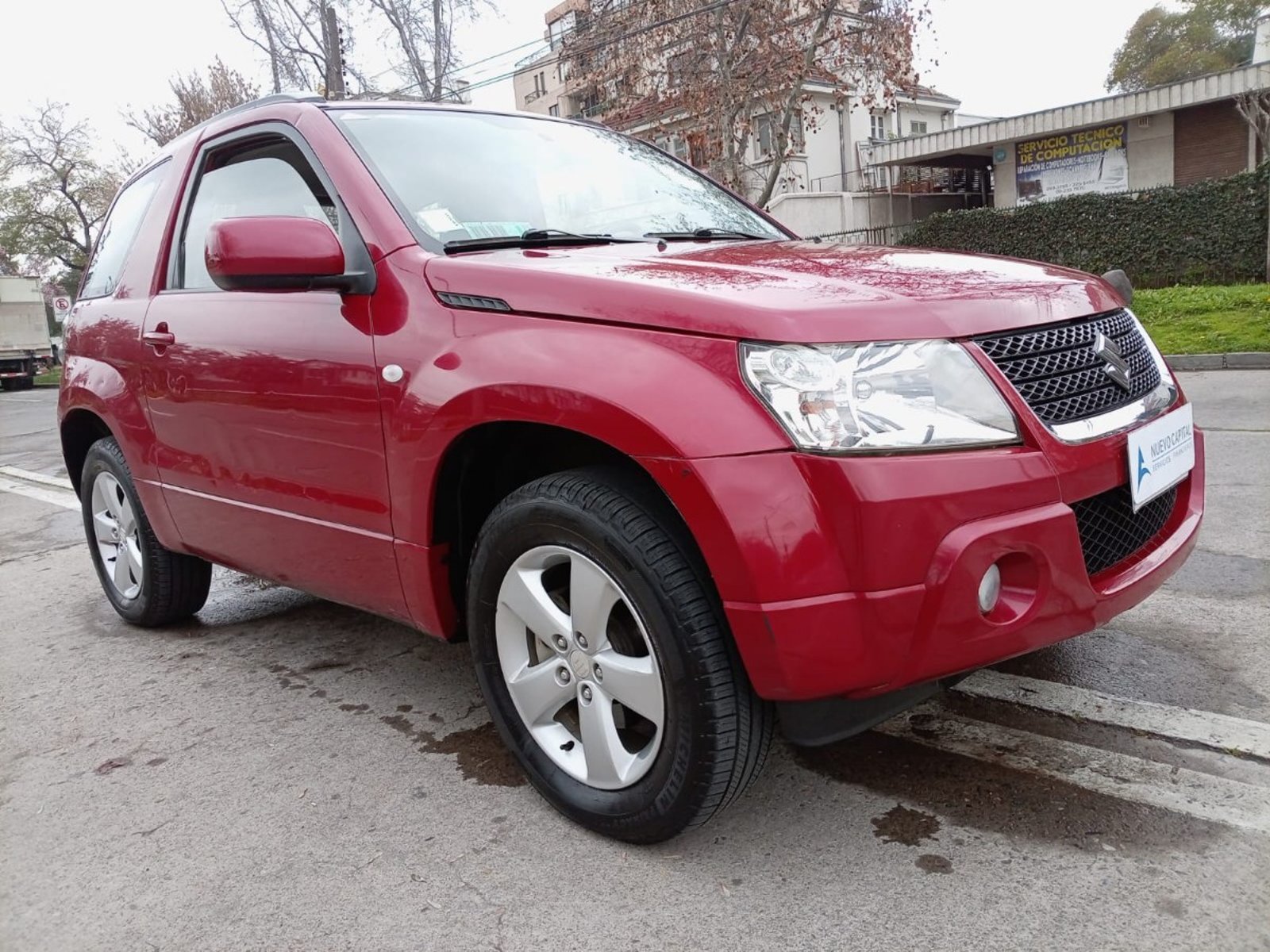 Suzuki GRAND VITARA 2.4 MT 4X4 2012 - Foto 2 de 10