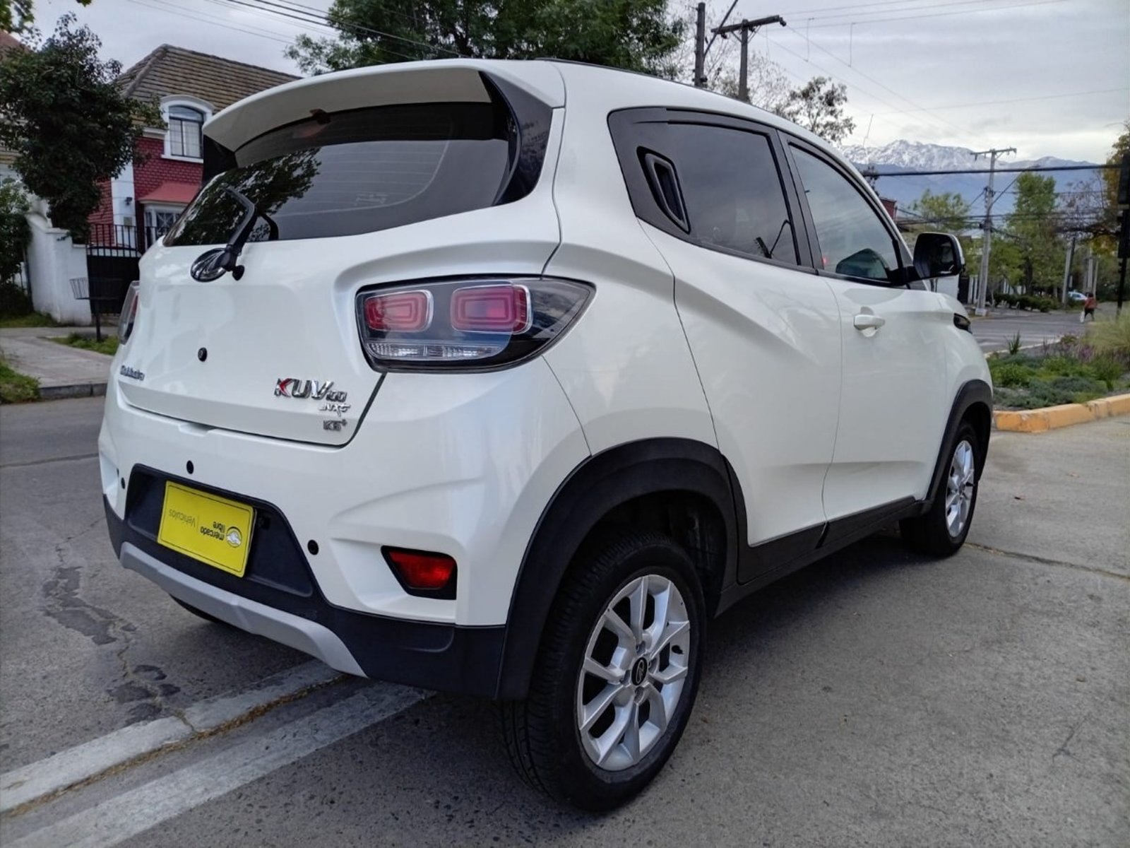 Mahindra KUV100 1.2 elite 4x2 MT 2022 - Foto 4 de 10