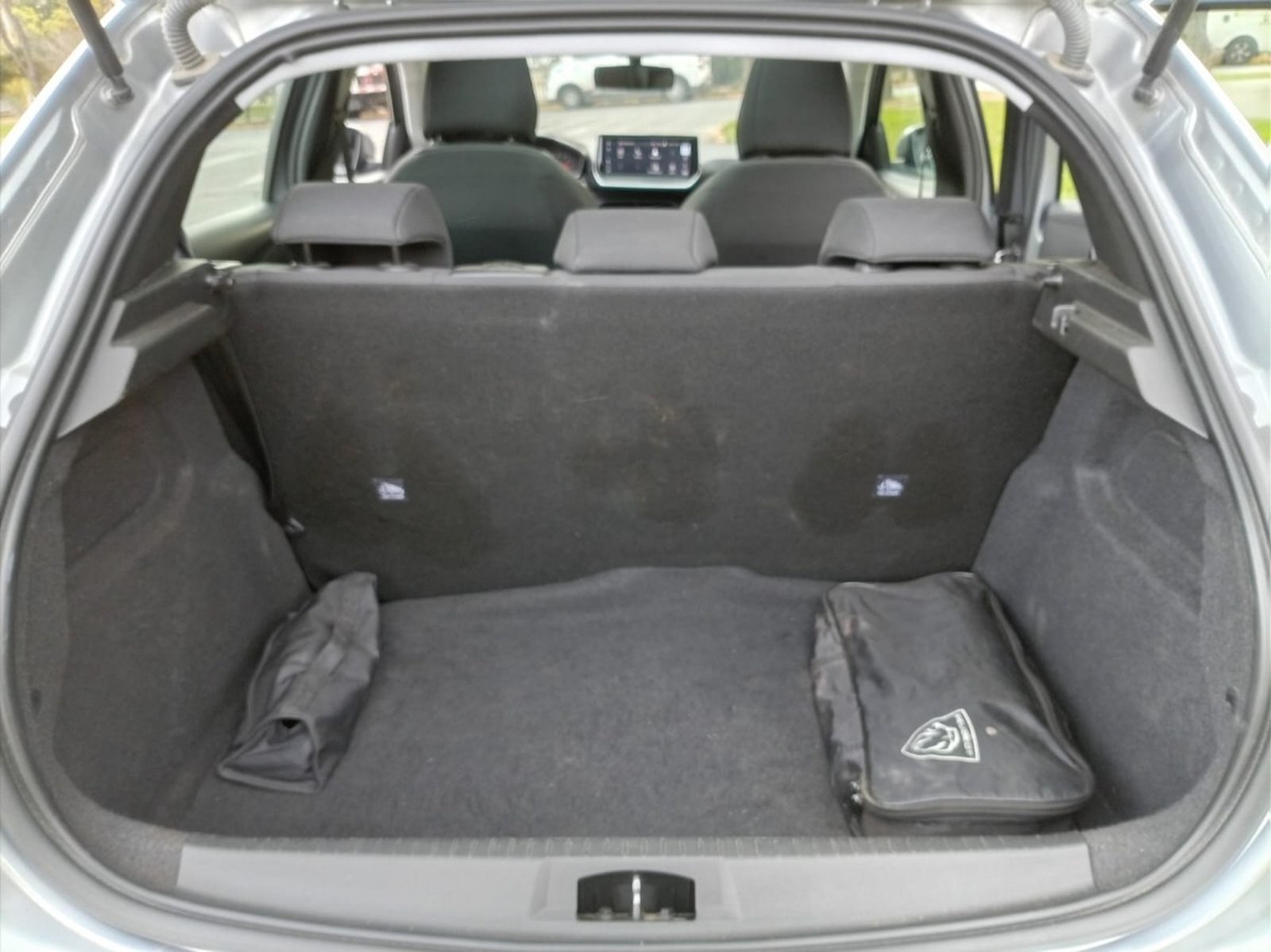 PEUGEOT 208 PURETECH 75 MT 1.2 2023 - Imagen 9 de 10