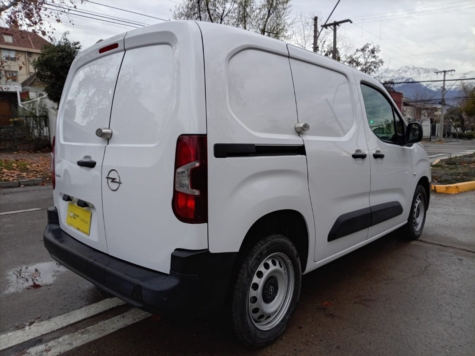 Opel COMBO 1.6T DIESEL 4X2 MT 5P. 2025 - Foto 5 de 10
