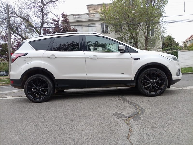 Ford ESCAPE 2.0 TITANIUM 4X4 DIESEL AT 5P. 2019 - Imagen 7 de 10