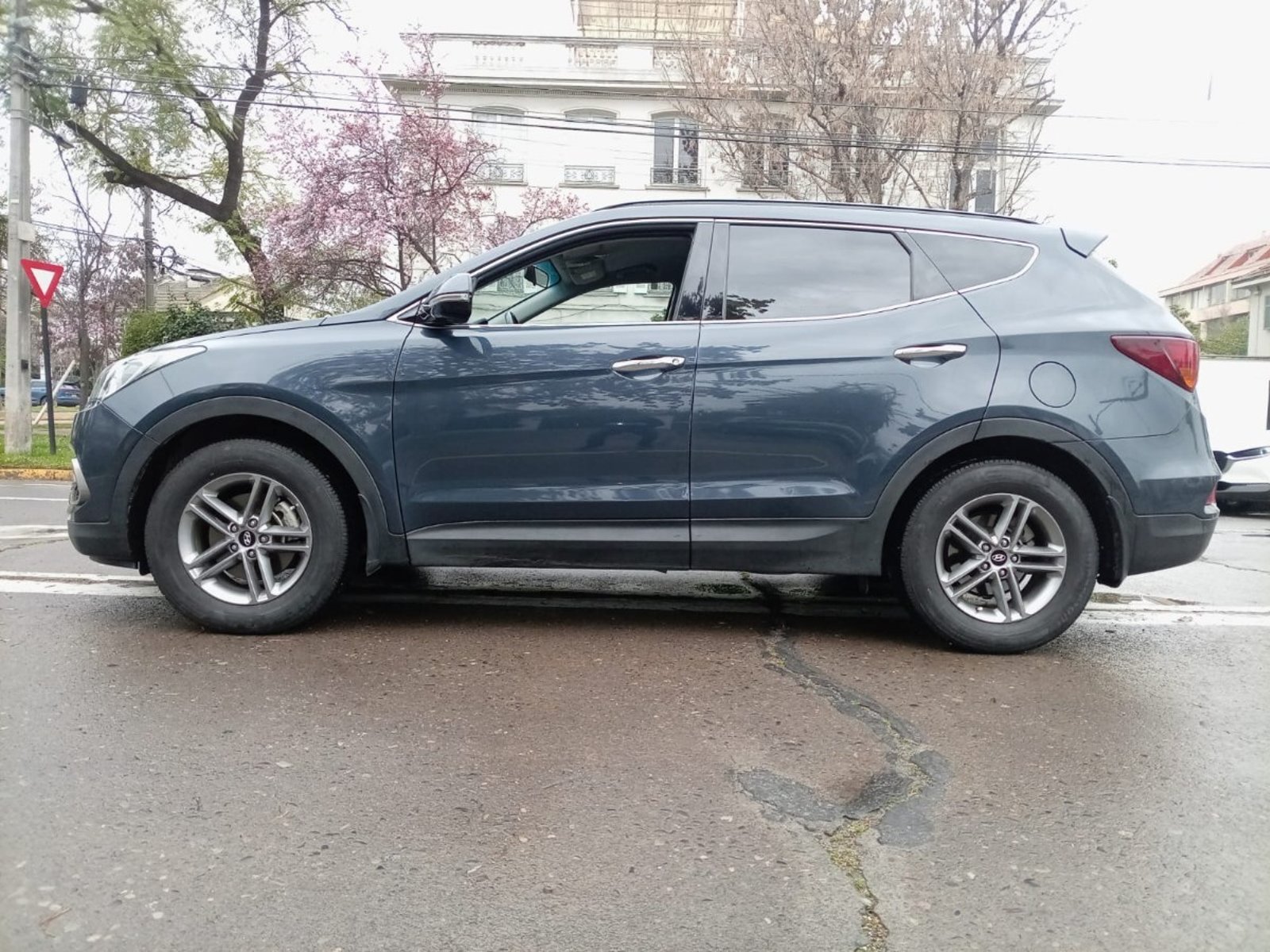 Hyundai SANTA FE 2.2 CRDI AUTO 2WD 2018 - Foto 4 de 10