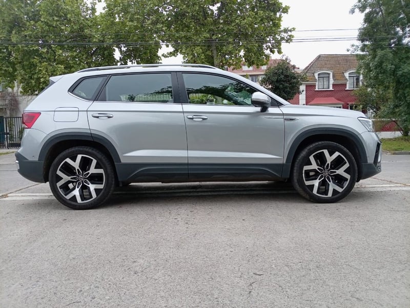 Volkswagen TAOS 1.4 TSI HIGHLINE 4X2 AT 5P. 2025 - Imagen 7 de 10