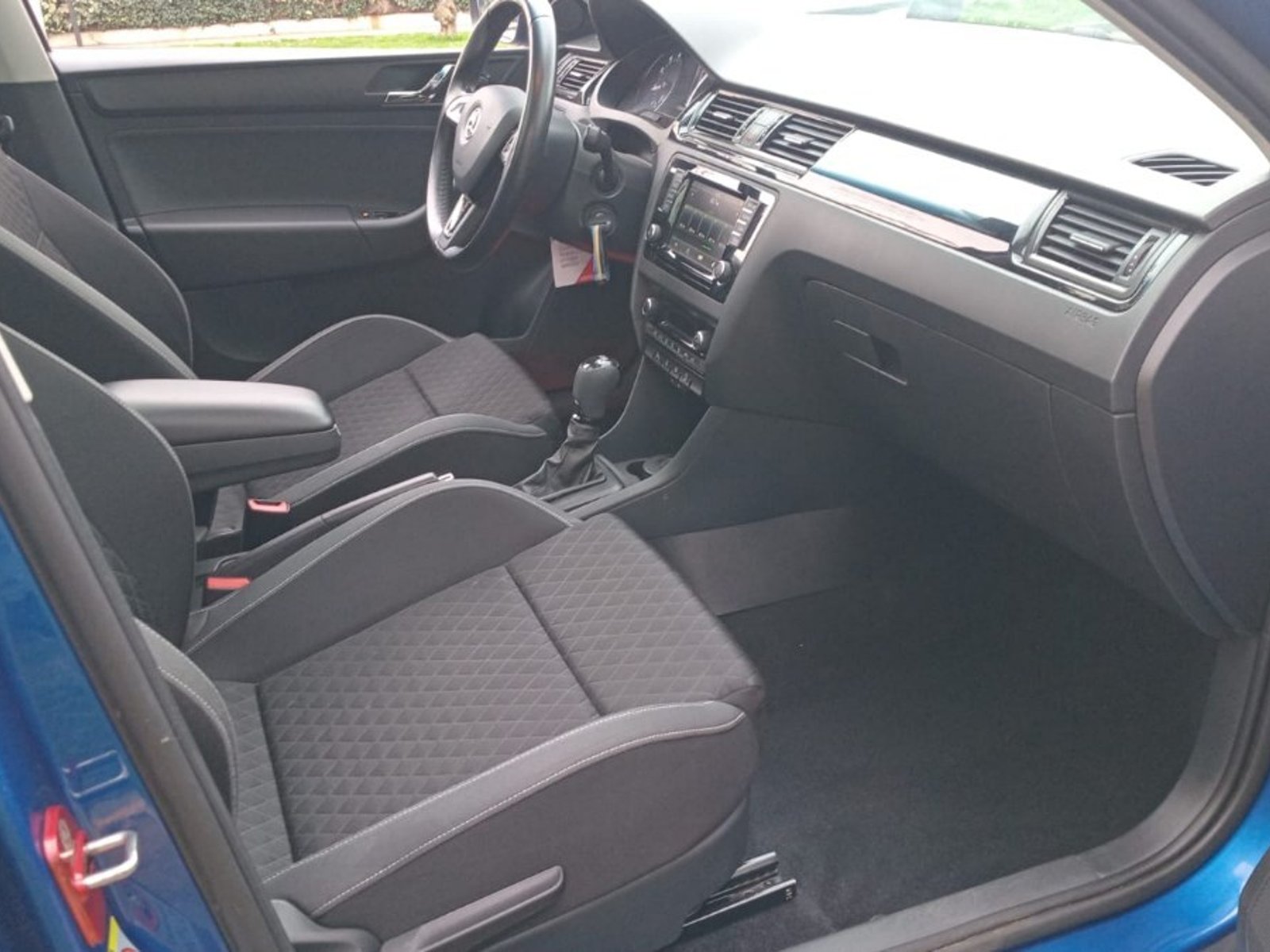 Skoda SPACEBACK TSI STYLE DSG 2017 - Foto 5 de 10