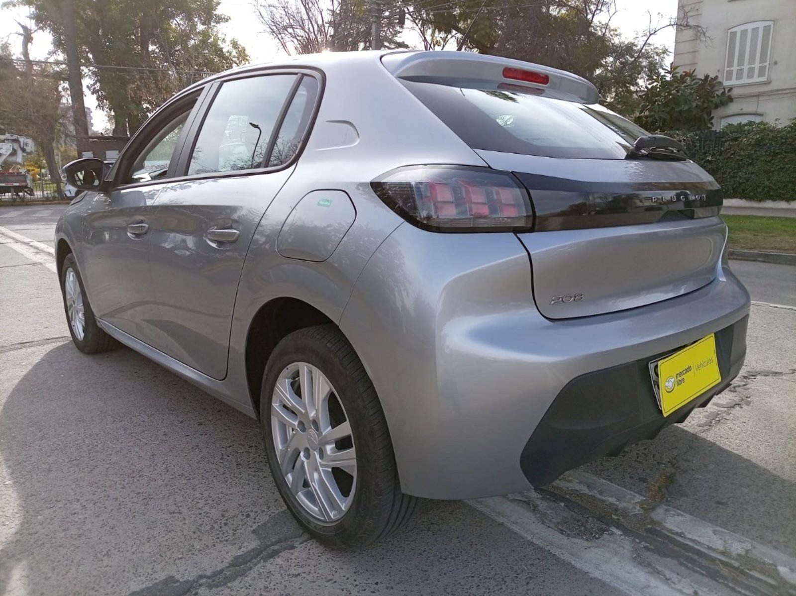 PEUGEOT 208 PURETECH 75 MT 1.2 2023 - Foto 4 de 10