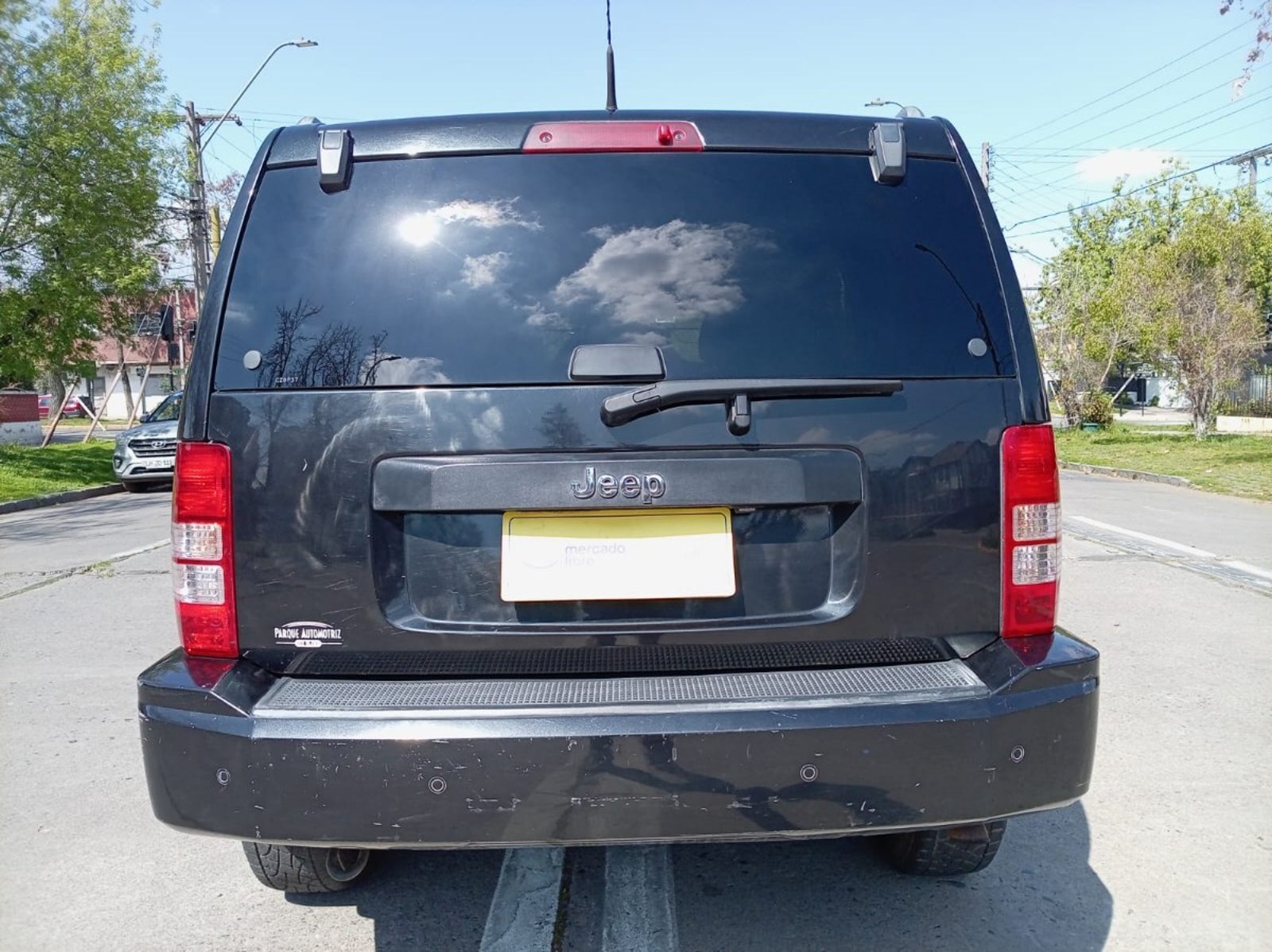 Jeep LIBERTY 3.7 AUT 4X4 2011 - Imagen 8 de 10