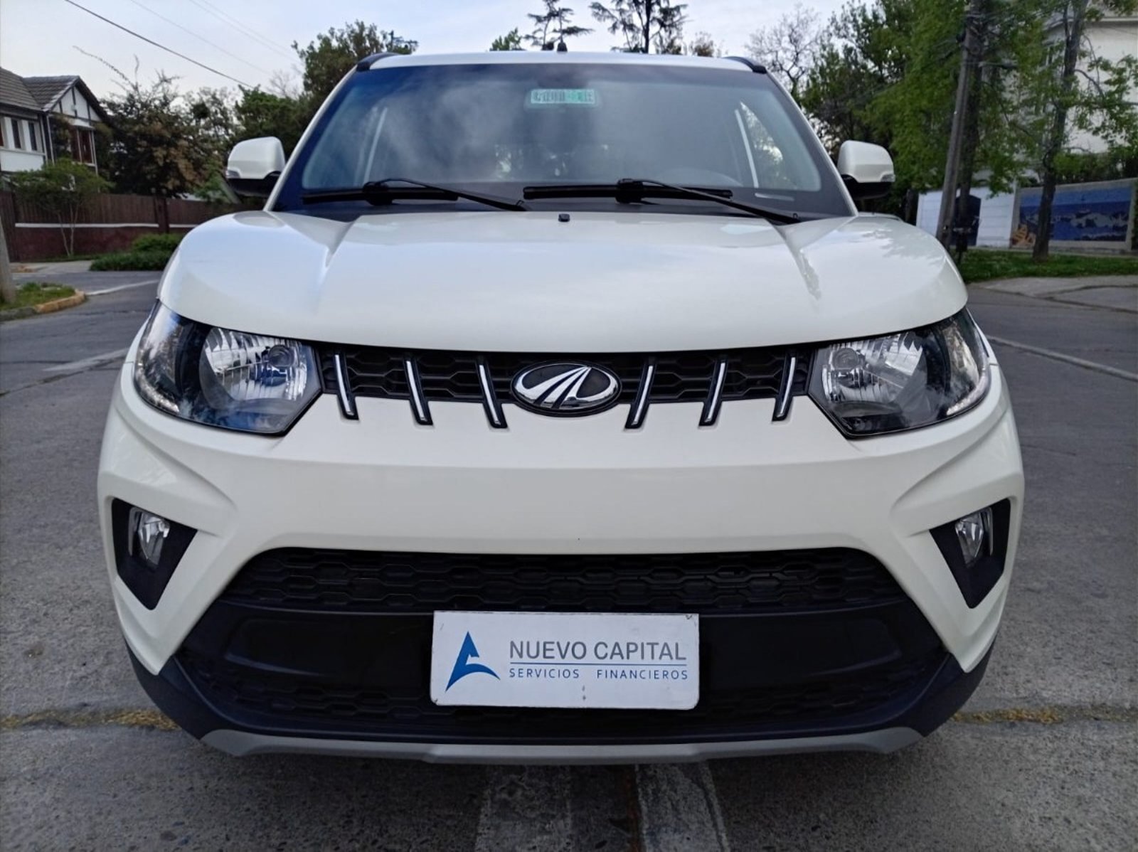 Mahindra KUV100 1.2 elite 4x2 MT 2022