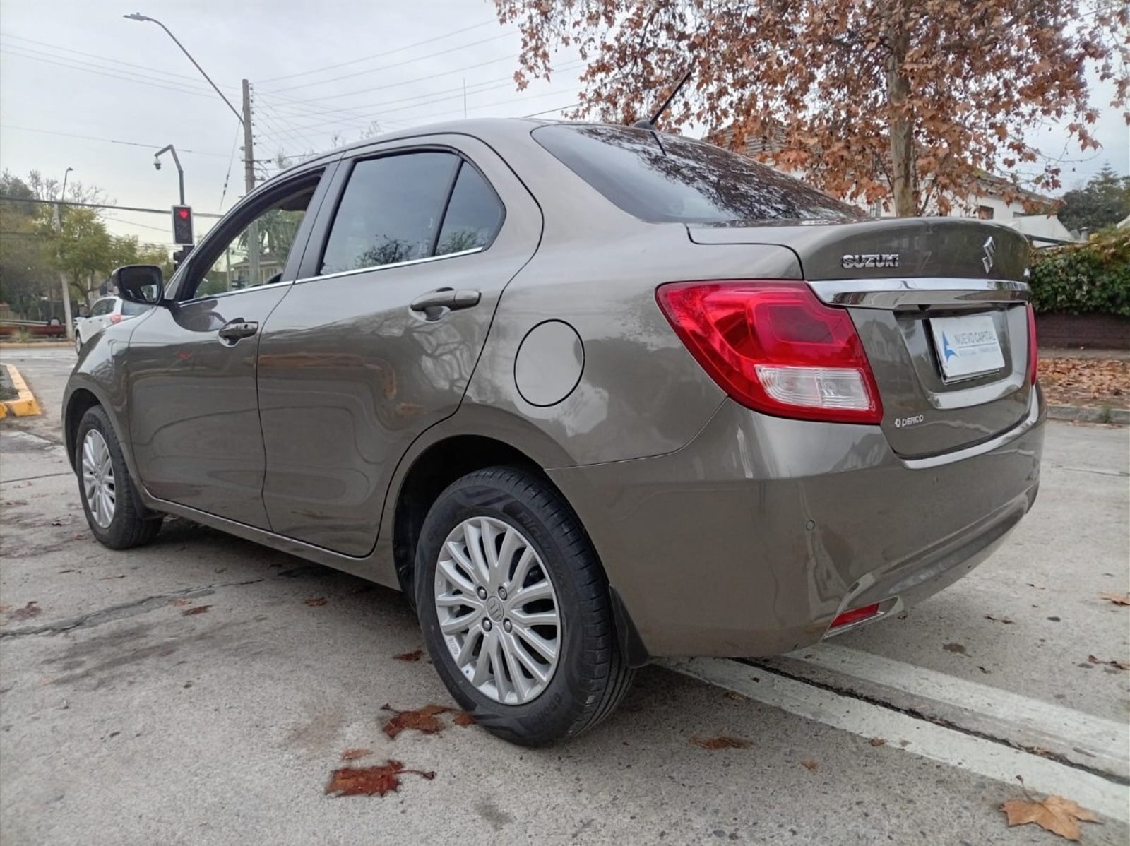 Suzuki DZIRE GLX 1.2 MT 2023 - Imagen 5 de 10