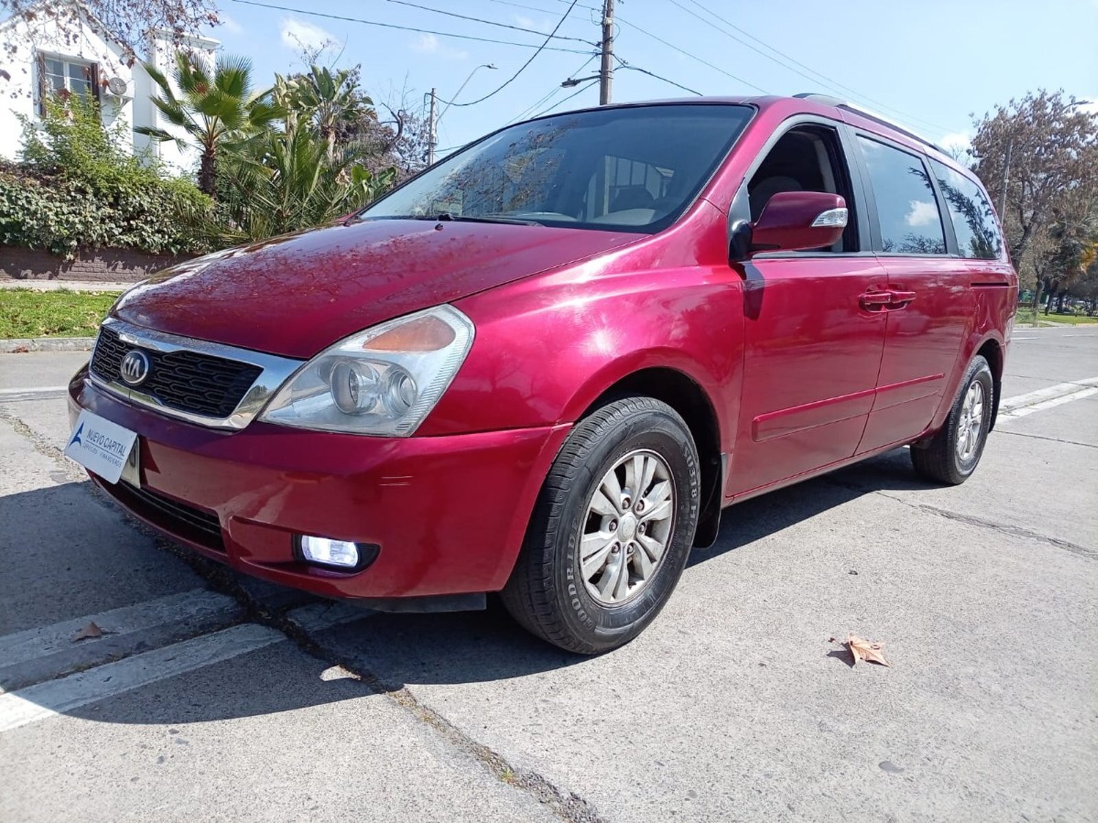 Kia GRAND CARNIVAL LX 2.2 AUT 2015 - Foto 2 de 10