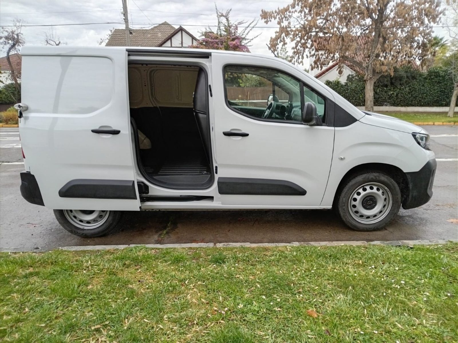 Opel COMBO 1.6T DIESEL 4X2 MT 5P. 2025 - Imagen 8 de 10