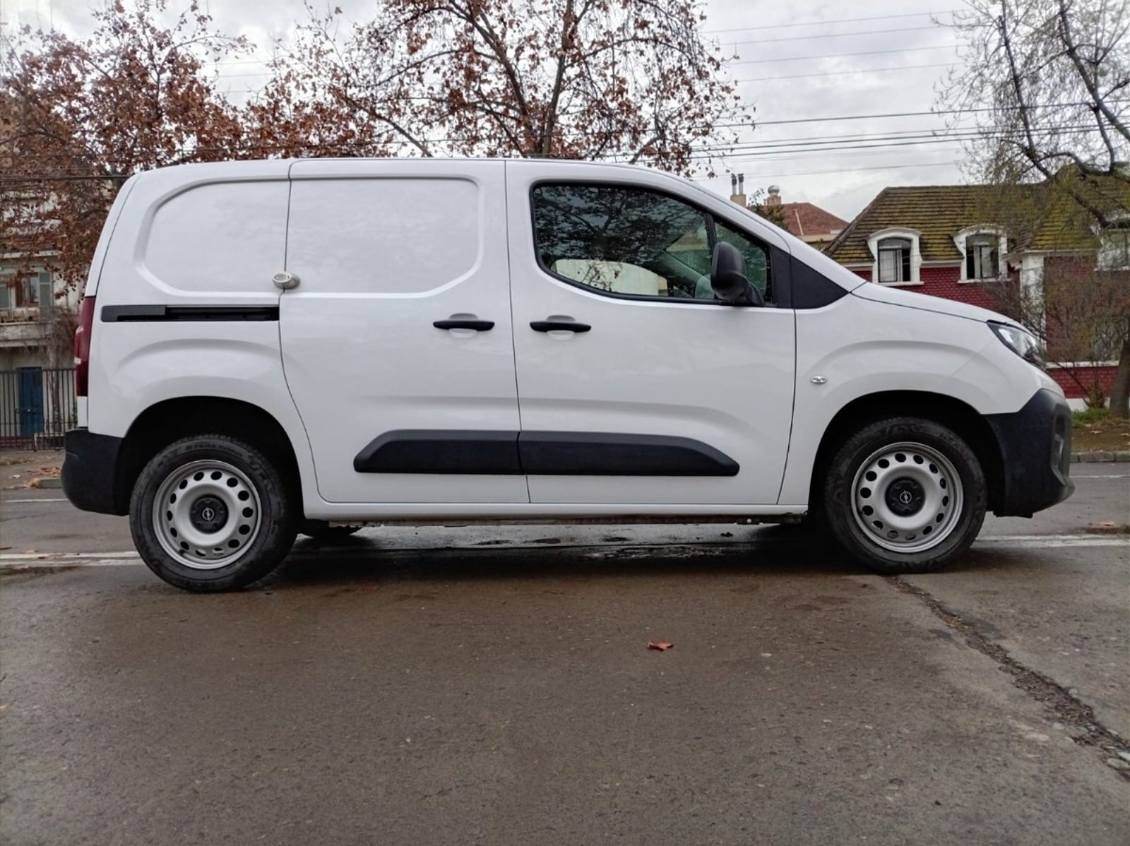 Opel COMBO 1.6T DIESEL 4X2 MT 5P. 2025 - Imagen 6 de 10