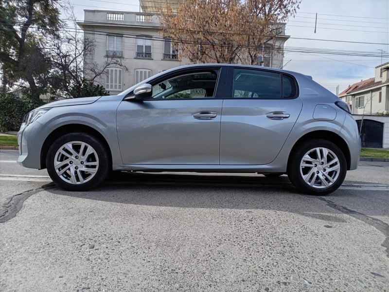 Peugeot 208 PURETECH 75 MT 1.2 2023 - Imagen 7 de 10
