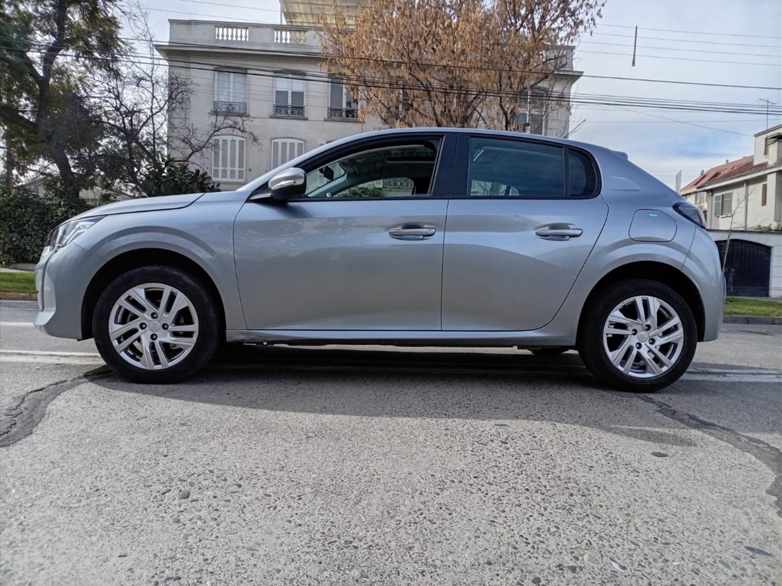 PEUGEOT 208 PURETECH 75 MT 1.2 2023 - Imagen 7 de 10