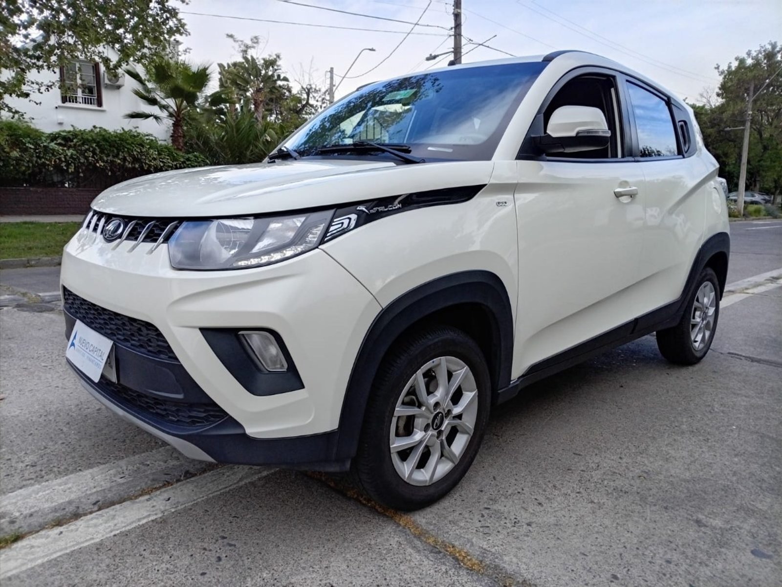 Mahindra KUV100 1.2 elite 4x2 MT 2022 - Foto 2 de 10