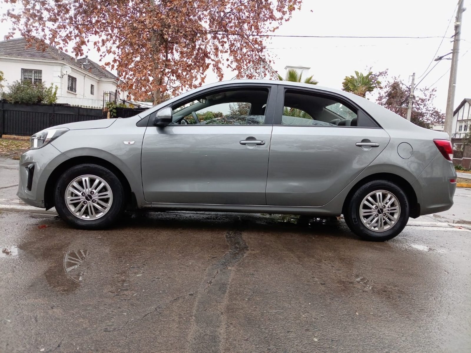 Kia SOLUTO MPI 1.4 MT 2024 - Imagen 7 de 10