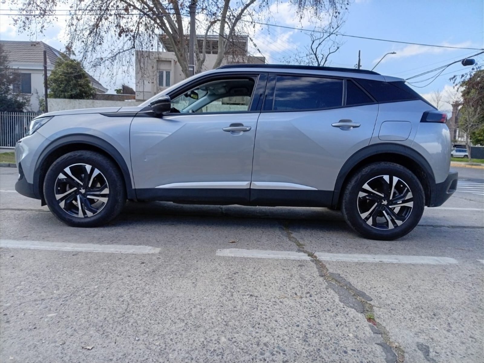 Peugeot 2008 PURETECH 130 EAT8 1.2 AUT 2022 - Imagen 6 de 10