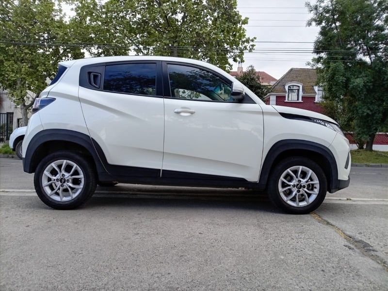 Mahindra KUV100 1.2 elite 4x2 MT 2022 - Imagen 6 de 10