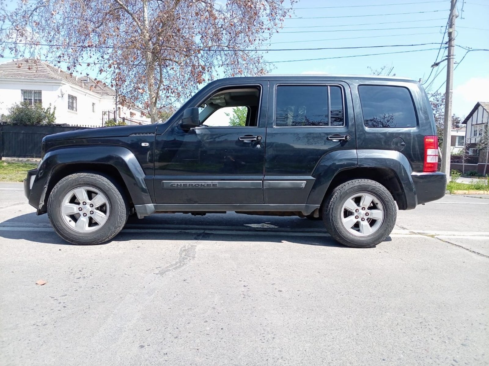 Jeep LIBERTY 3.7 AUT 4X4 2011 - Imagen 7 de 10