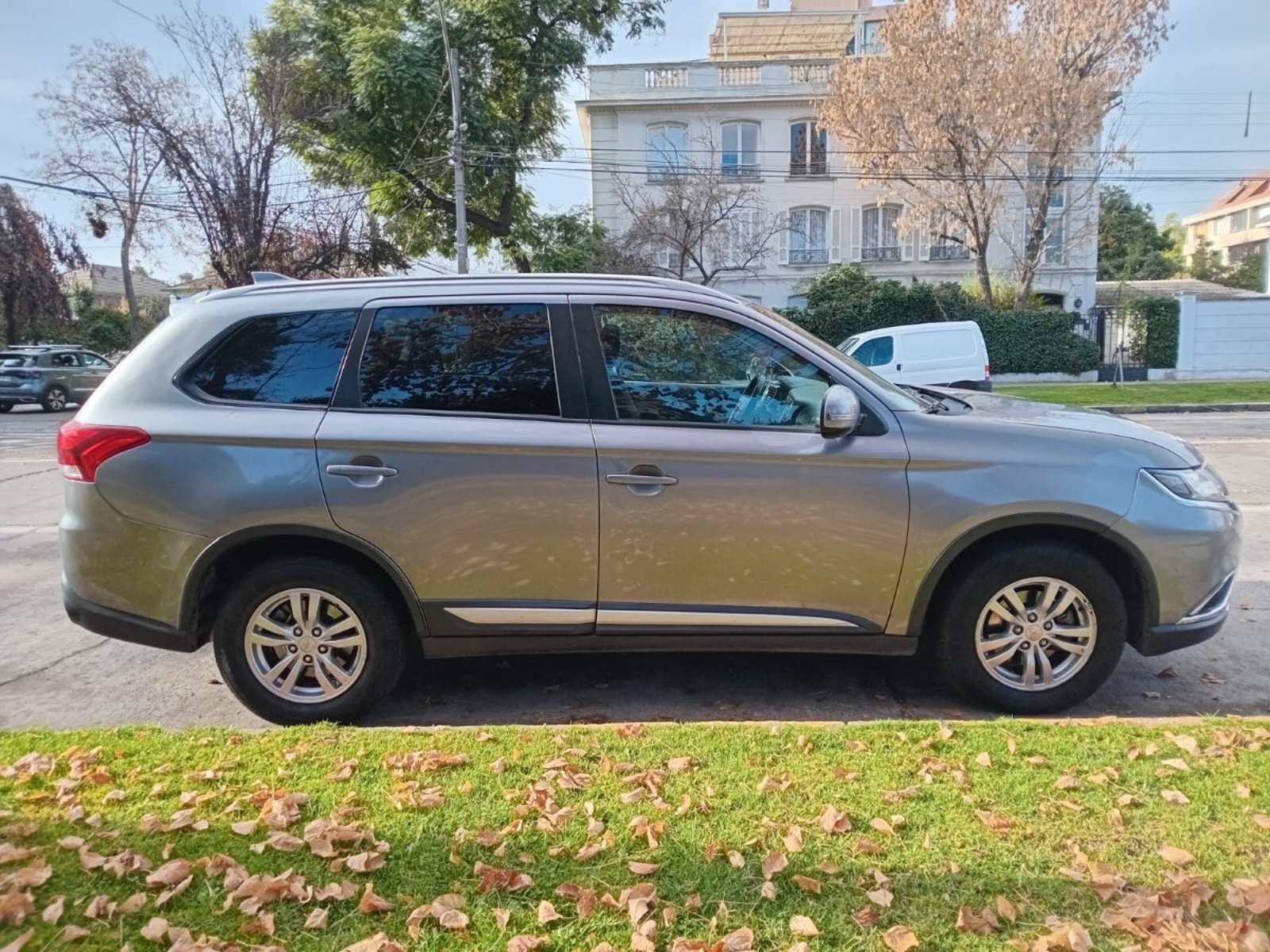 MITSUBISHI OUTLANDER 2.0 AT 2019 - Imagen 3 de 10