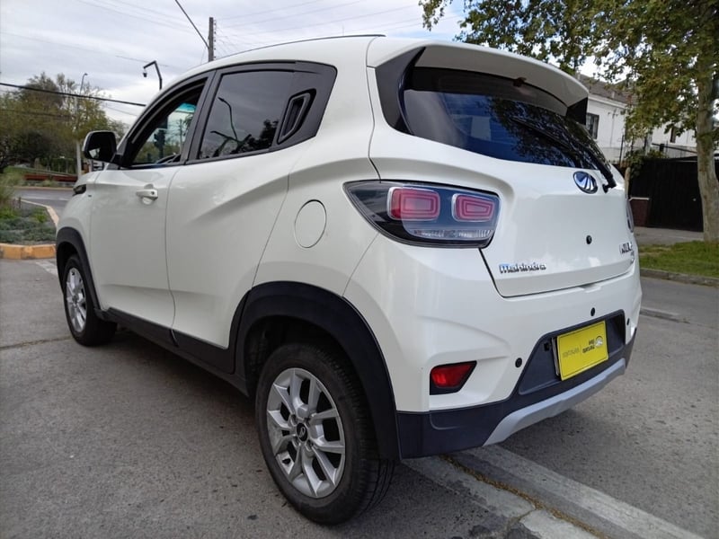 Mahindra KUV100 1.2 elite 4x2 MT 2022 - Imagen 5 de 10