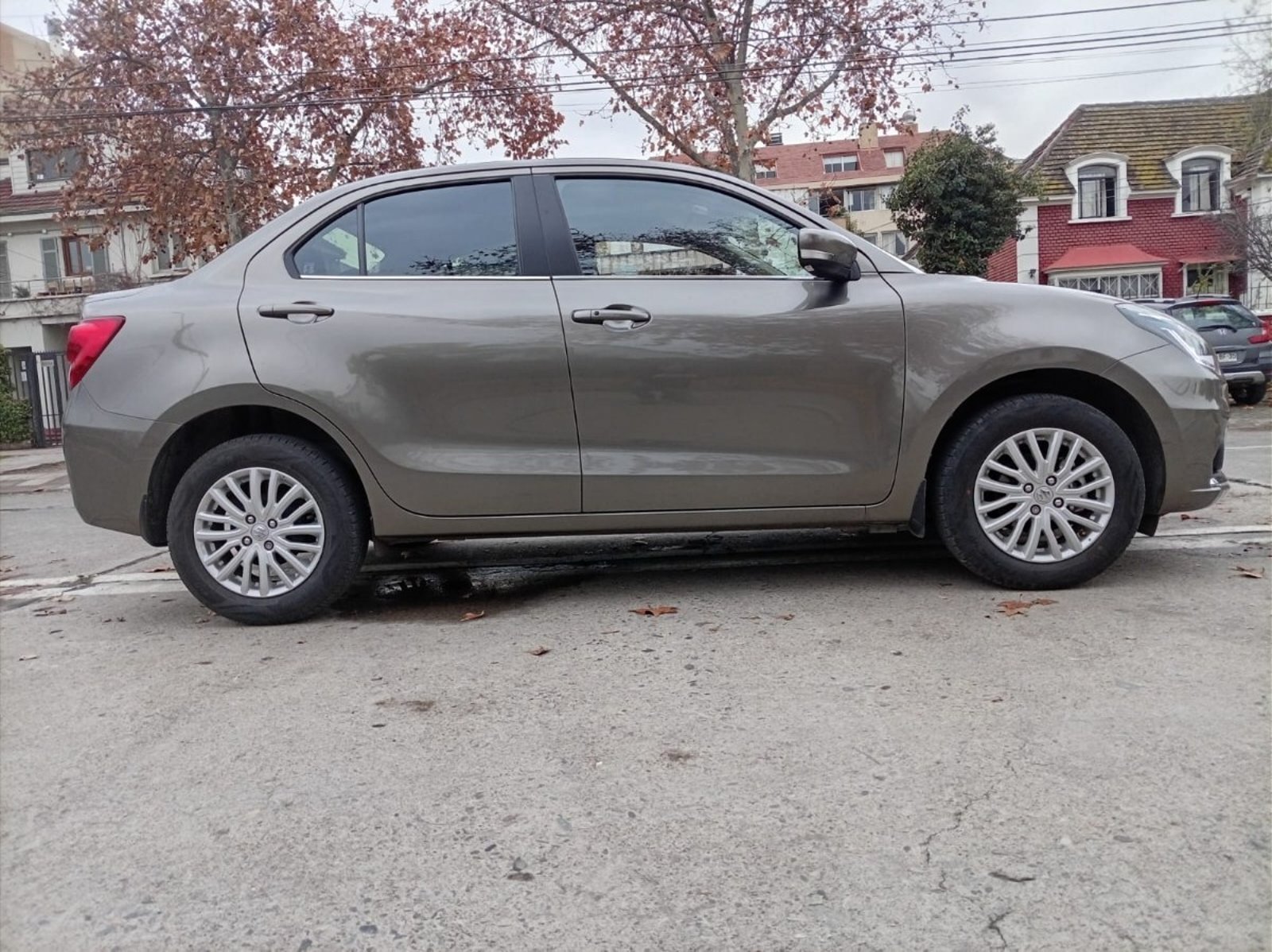 Suzuki DZIRE GLX 1.2 MT 2023 - Imagen 9 de 10