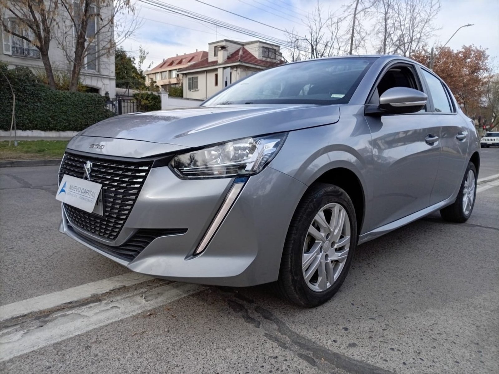 Peugeot 208 PURETECH 75 MT 1.2 2023 - Foto 2 de 10