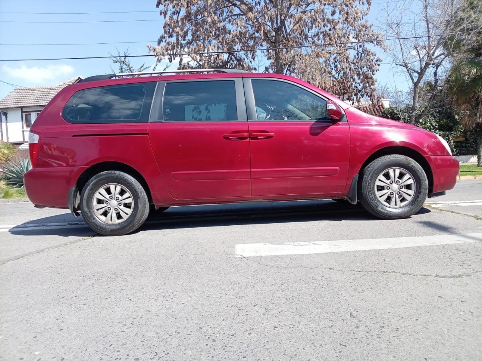 Kia GRAND CARNIVAL LX 2.2 AUT 2015 - Foto 4 de 10